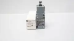 ALLEN BRADLEY 802T-DP OILTIGHT LIMIT SWITCH 24-600V-AC