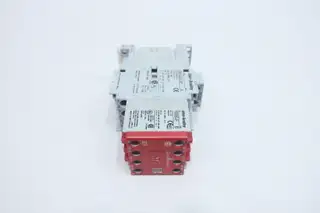 ALLEN BRADLEY 700S-CF620DC GUARDMASTER SAFETY CONTROL RELAY 120V-AC