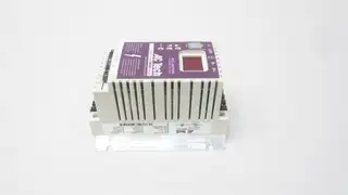 LENZE SL210S VFD DRIVE 240V-AC 1HP 0-230V-AC 0-240HZ