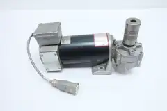 LENZE SSN40-1PVCR-063C21 GEARMOTOR 120RPM 0.37KW 180V-DC