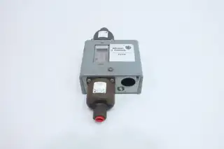 JOHNSON CONTROLS P74HA-9 DIFFERENTIAL PRESSURE SWITCH 600V-AC 0-60PSI 1/4IN NPT