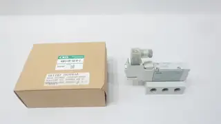 CKD 4GB310R-08-B-3 SOLENOID VALVE 24V-DC 1/4IN NPT