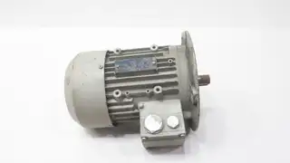 SIEMENS 1LA7080-4AA11-Z AC MOTOR 0.63KW 1695RPM 460V-AC 3PH