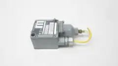 ALLEN BRADLEY 836T-T251J PRESSURE SWITCH 30 IN. VAC-35PSI 24-600V-AC 115-600V-DC