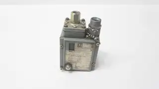 SQUARE D 9012 GAW-5 PRESSURE SWITCH 3-150PSI 600V-AC