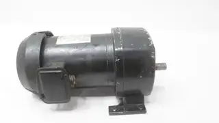 DAYTON 4Z386 GEARMOTOR 60RPM 1/3HP 3/4IN 460V-AC 3PH