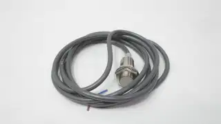 OMRON E2E-X5E1 PROXIMITY SWITCH 12-24V-DC