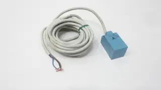 YAMATAKE FL2-12A6H-L5 PROXIMITY SWITCH 10-30V-DC