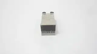 OMRON E5CSV-R1KJD-W DIGITAL TEMPERATURE CONTROLLER 24V-DC