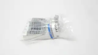 PACK OF 5 SMC VQ2401-5W1-XF PNEUMATIC SOLENOID VALVE 0.7MPA
