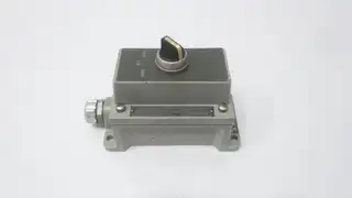 ALLEN BRADLEY 800H-R3HA7 3 POS SELECTOR SWITCH STATION