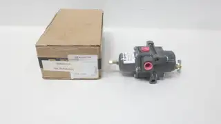 FISHER 67CFR PNEUMATIC REGULATOR 250PSI 1/4IN NPT 0-125PSI
