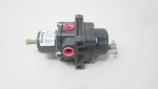 FISHER 67CFR PNEUMATIC REGULATOR 250PSI 1/4IN NPT 0-125PSI