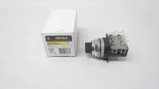 GENERAL ELECTRIC GE CR104PSG32B91 SELECTOR SWITCH 600V-AC 3 POS