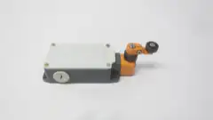 SIEMENS 3SE3 404-1G LIMIT SWITCH 220V-AC