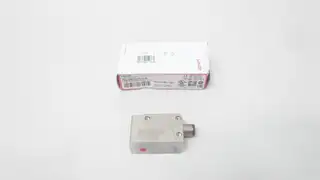 LEUZE ELECTRONIC PRK18B.T2/PX-M12 PHOTOELECTRIC SENSOR 10-30V-DC