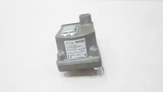 BARKSDALE D1T-H2SS-GE171 PRESSURE SWITCH 1/4IN 480V-AC 250V-DC 0.005-0.11BAR