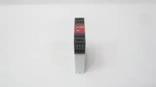 BANNER UM-FA-9A UNIVERSAL INPUT SAFETY RELAY  24V-AC/DC