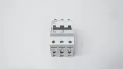 SIEMENS 5SX23 MINIATURE CIRCUIT BREAKER 400V-AC 3P 32A AMP