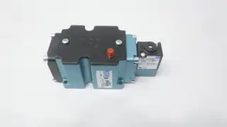 MAC 6511B-000-PP-111DA PNEUMATIC SOLENOID VALVE 120V-AC 150PSI