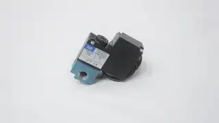 MAC 113B-111AA PNEUMATIC SOLENOID VALVE 120V-AC 1/4IN NPT