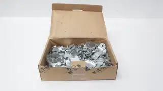 BOX OF 100 EATON B2002PAZN STEEL PIPE CONDUIT CLAMP 3/4IN