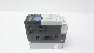 ALLEN BRADLEY 25A-V4P8N104 POWERFLEX 523 AC DRIVE 1HP 0-230V-AC 85-132V-AC