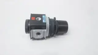 WILKERSON R28-06-F000B THREADED PRESSURE REGULATOR 3/8IN NPT