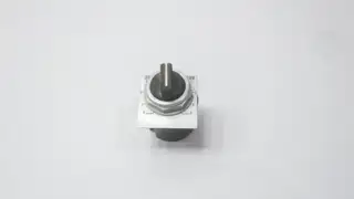ALLEN BRADLEY 800T-U24 SER Q 30.5MM POTENTIOMETER 5000OHM 2W 300V-AC