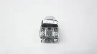 ALLEN BRADLEY 800T-QM10 30MM MOMENTARY ILLUMINATED PUSHBUTTON 120V-AC