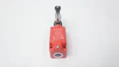 ALLEN BRADLEY 440P-MSLS11E GUARDMASTER ROLLER LEVER LIMIT SWITCH 240V-AC
