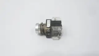 ALLEN BRADLEY 800T-16HG17KB6AX 2 POS ILLUMINATED SELECTOR SWITCH 120V-AC
