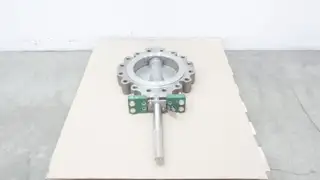FISHER 8560 STAINLESS LUGGED BUTTERFLY VALVE 12IN 300