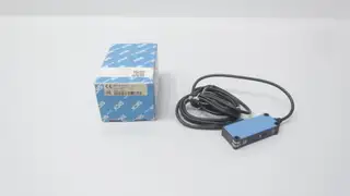 SICK WT18-3P110 PHOTOELECTRIC SENSOR 10-30V-DC