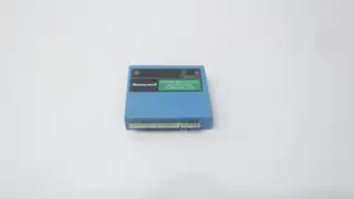 HONEYWELL R7847 B 1072 FLAME SIGNAL AMPLIFIER