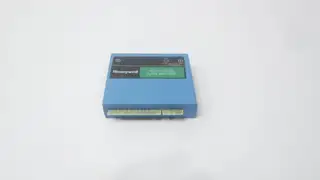 HONEYWELL R7847 A 1033 RECTIFICATION FLAME AMPLIFIER