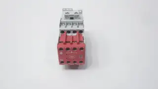 ALLEN BRADLEY 700S-CF530EJC SAFETY CONTROL RELAY 24V-DC