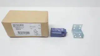 SCHNEIDER NSYDCM20 DOOR SWITCH 240V-AC