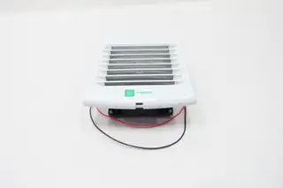 SCHNEIDER NSYCVF38M24DPF FAN 38M3/H 24V-DC
