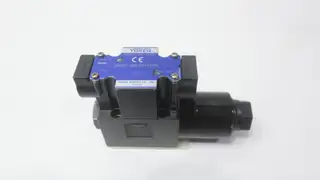 YUKEN DSG-01-2B2-D24 HYDRAULIC DIRECTIONAL CONTROL VALVE 24V-DC