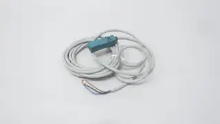 AZBIL FL7M-4E6H-L3 PROXIMITY SWITCH 10-30V-DC