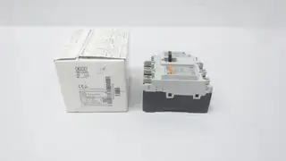FUJI ELECTRIC BW32AAG-3P010 MOLDED CASE CIRCUIT BREAKER 10A AMP 440V-AC 3P