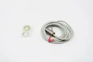 YAMATAKE FL7M-5E6 PROXIMITY SWITCH 12/24V-DC