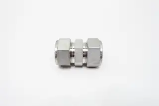 SWAGELOK SS-1610-6 STRAIGHT PIPE UNION 1IN