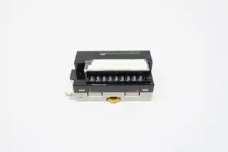 OMRON XWT-OD16 OUTPUT MODULE 24V-DC