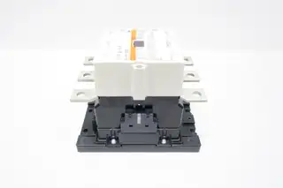 FUJI ELECTRIC SC-N11 SC3ABAA-322 MAGNETIC CONTACTOR 200HP 450A AMP 265-347V-AC