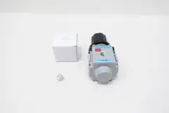 WILKERSON R18-02-F0G0B PNEUMATIC REGULATOR 1/4IN NPT 0-125PSI
