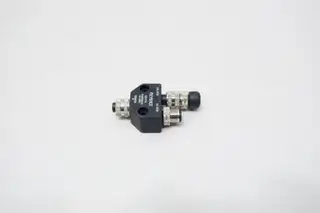 KEYENCE GS-Y11 Y-SHAPED CONNECTOR
