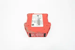 ALLEN BRADLEY MSR127T 440R-N23126 GUARDMASTER SAFETY RELAY 24V-AC/DC