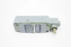 ALLEN BRADLEY 802T-AT NON PLUG IN ROTARY LEVER LIMIT SWITCH 120-600V-AC